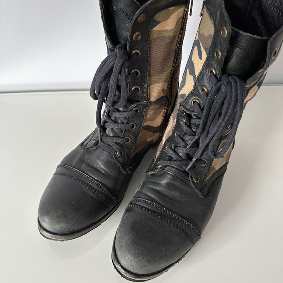 Steve Madden Camo Boot - Picture 4 of 8